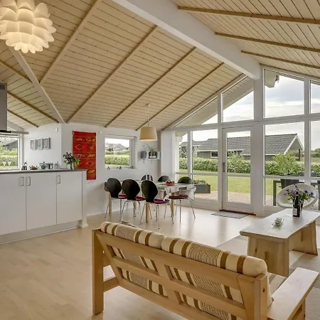 Nuutti - 300m From The Sea By Interhome